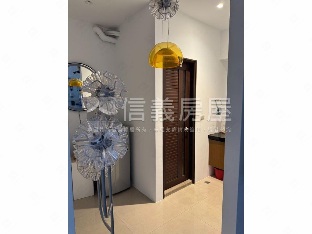 時代敦品大面寬店面房屋室內格局與周邊環境