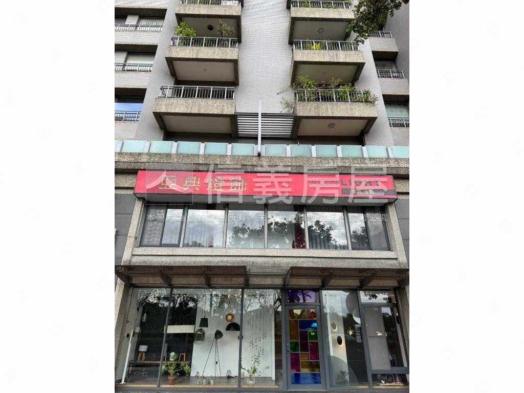 時代敦品大面寬店面房屋室內格局與周邊環境
