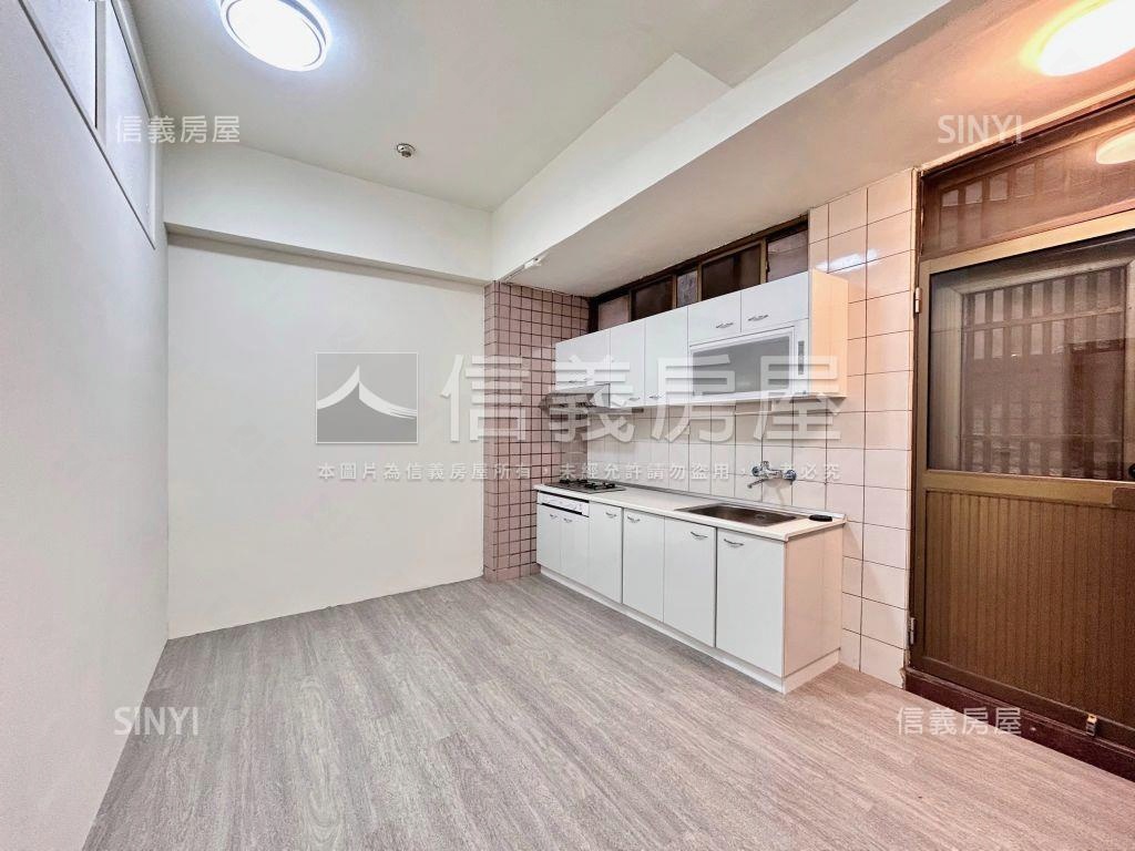 近南屯國小三房有車位房屋室內格局與周邊環境