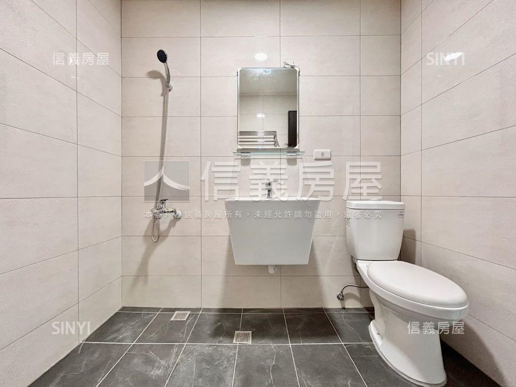 近南屯國小三房有車位房屋室內格局與周邊環境