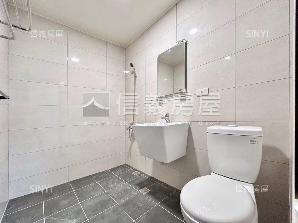 近南屯國小三房有車位房屋室內格局與周邊環境