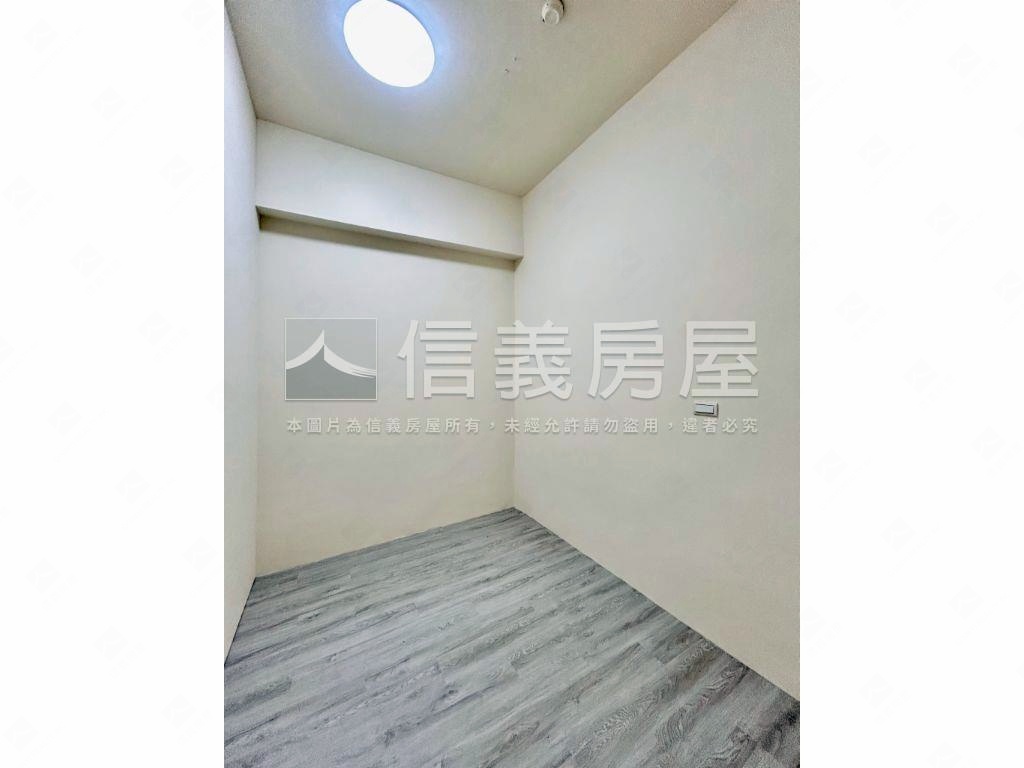 近南屯國小三房有車位房屋室內格局與周邊環境