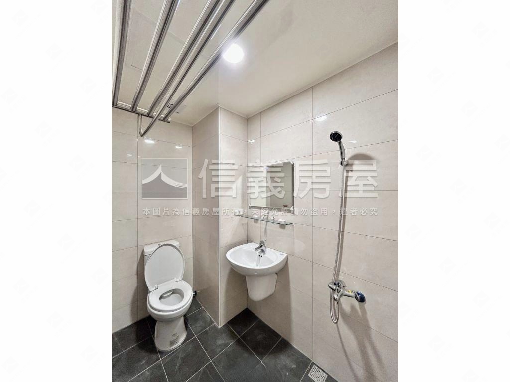 近南屯國小三房有車位房屋室內格局與周邊環境