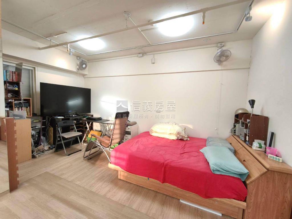 近中友順天中來一房車位房屋室內格局與周邊環境