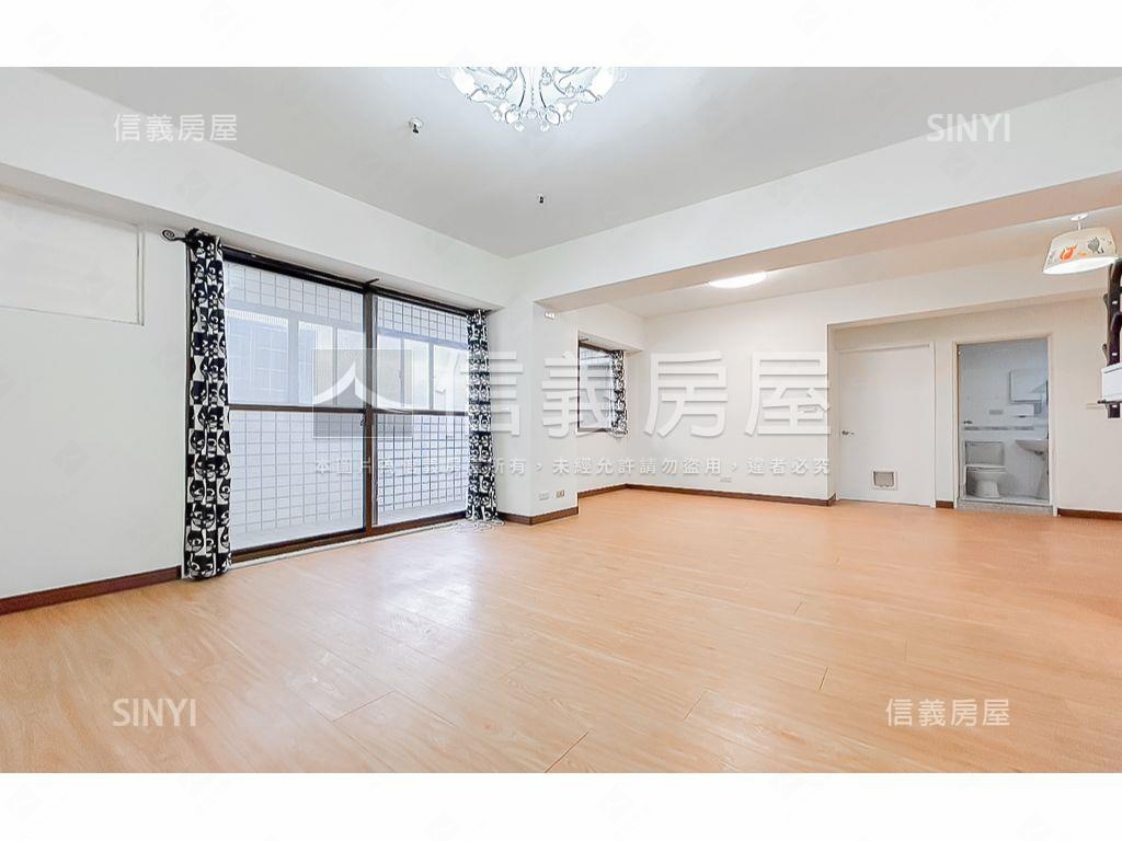 養貓次頂樓三房低公設房屋室內格局與周邊環境