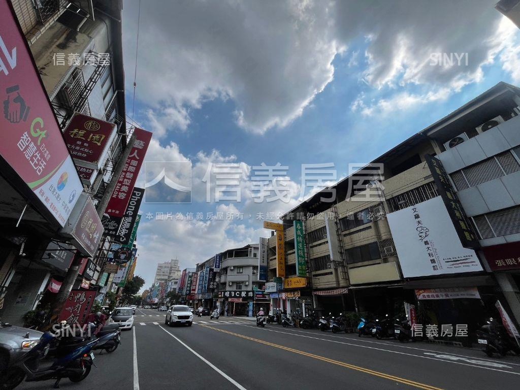 養貓次頂樓三房低公設房屋室內格局與周邊環境