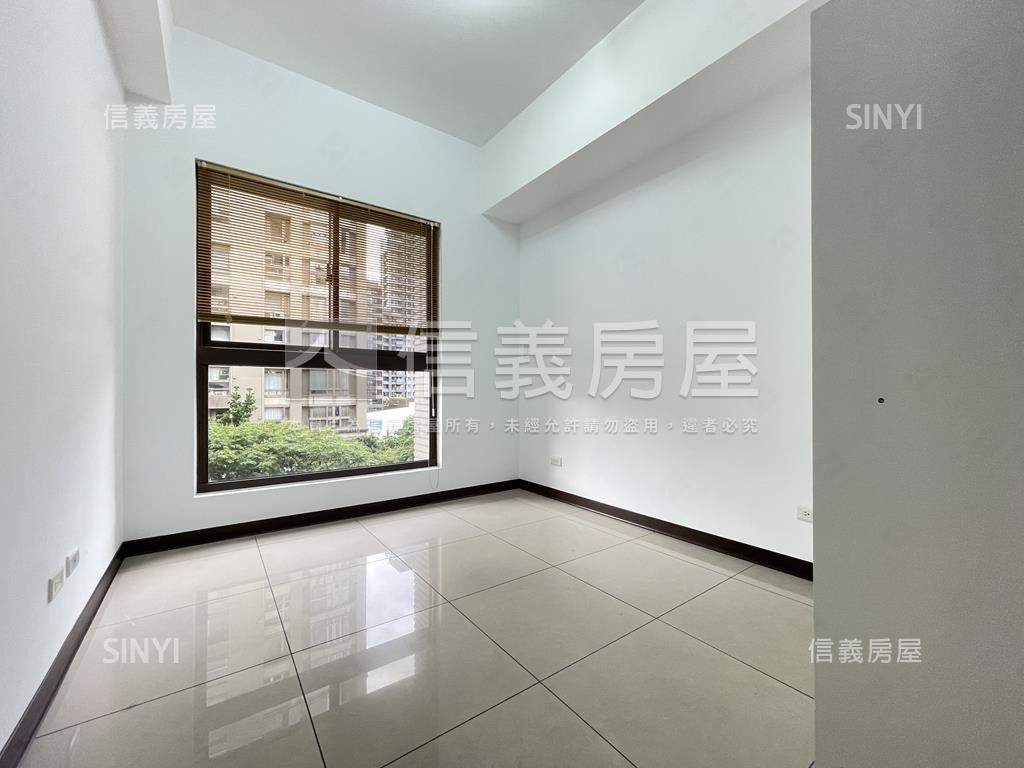 長滎晶品近三井樹景大三房房屋室內格局與周邊環境