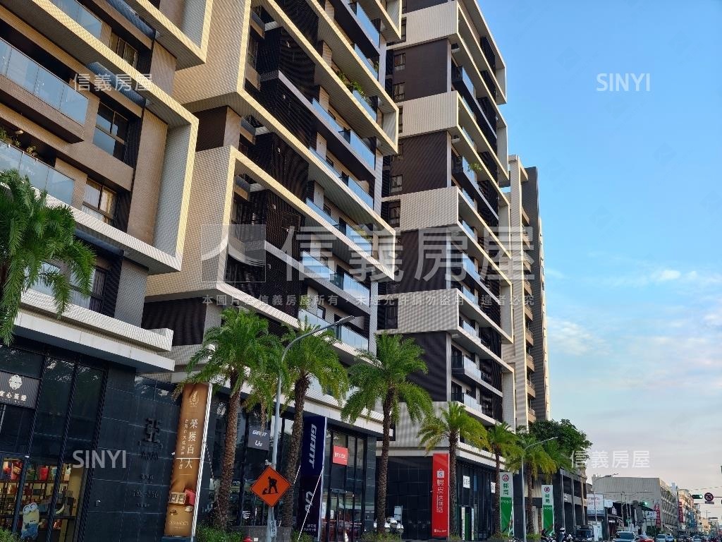 鳳山面寬約１０米質感店面房屋室內格局與周邊環境