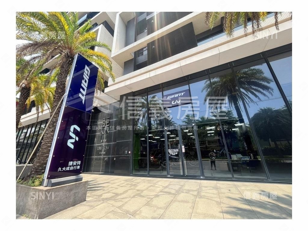 鳳山面寬約１０米質感店面房屋室內格局與周邊環境