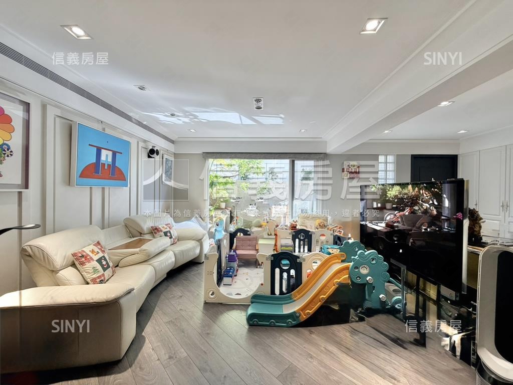 美校日僑美庭院樓中樓房屋室內格局與周邊環境