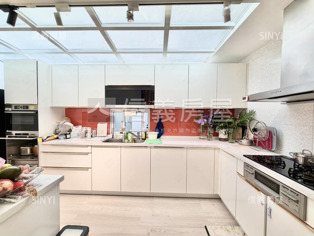 美校日僑美庭院樓中樓房屋室內格局與周邊環境