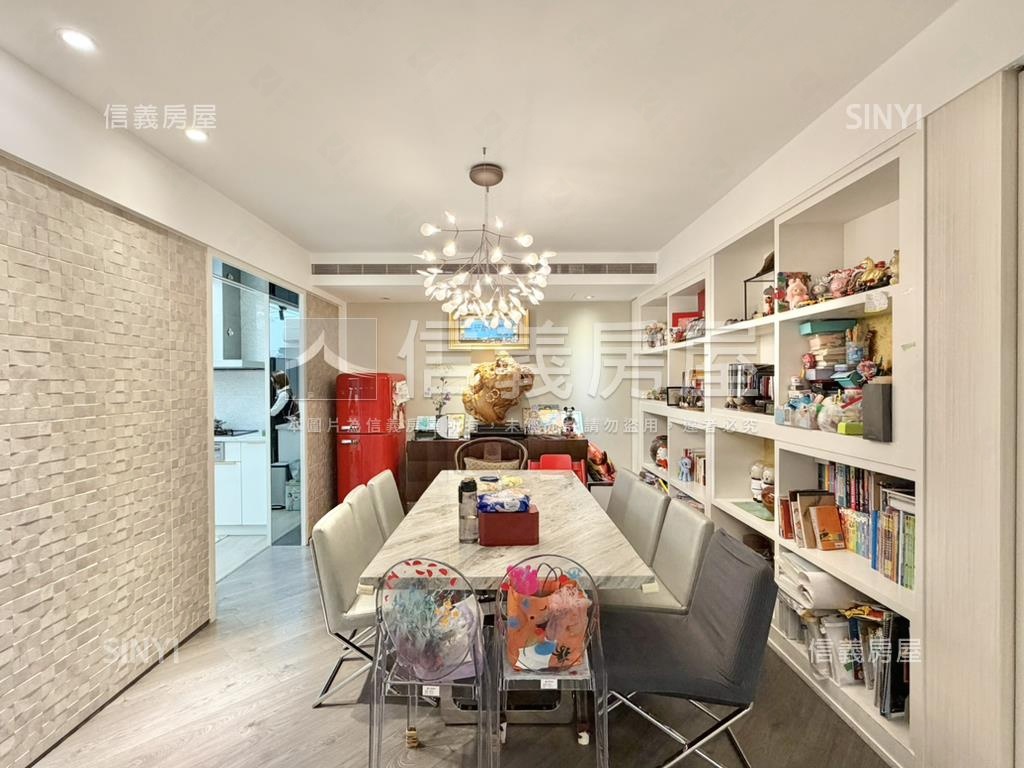 美校日僑美庭院樓中樓房屋室內格局與周邊環境