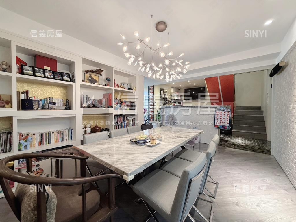 美校日僑美庭院樓中樓房屋室內格局與周邊環境