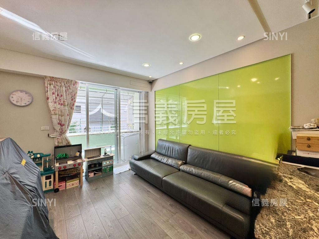 美校日僑美庭院樓中樓房屋室內格局與周邊環境