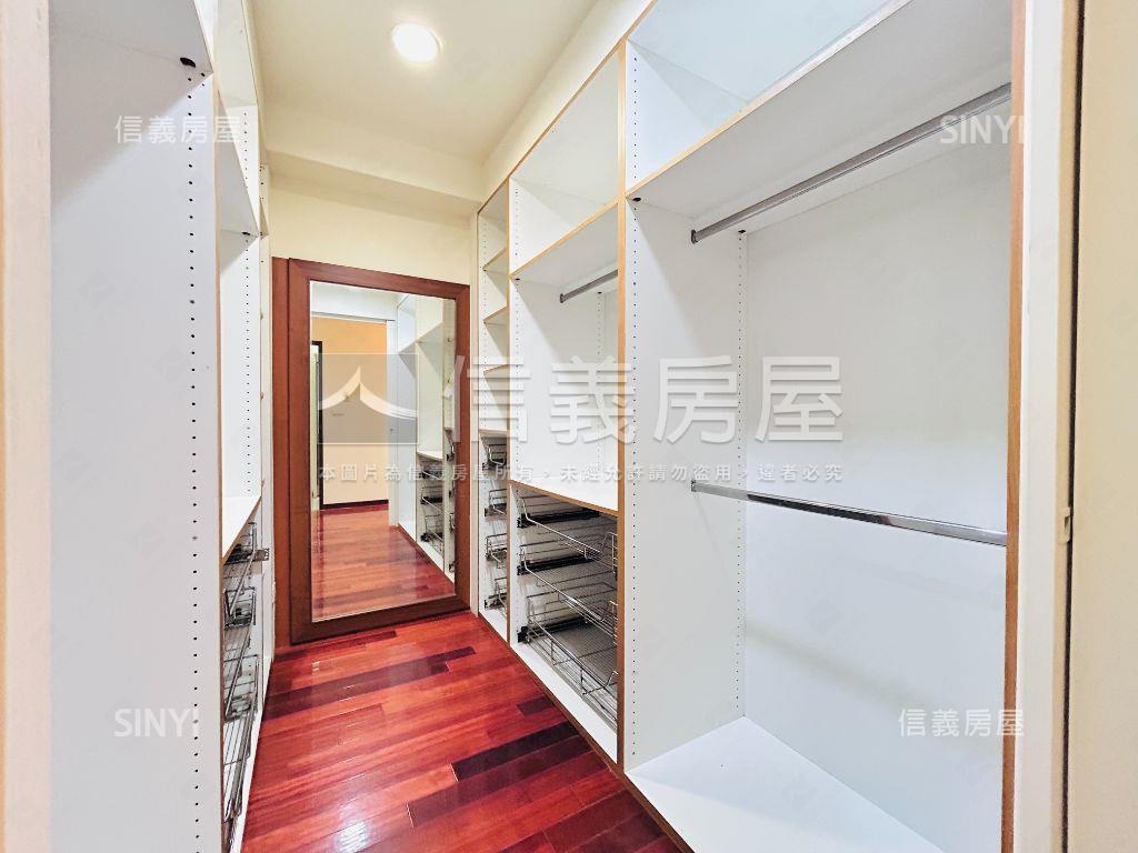 前陽台進出ＣＰ值五房車位房屋室內格局與周邊環境