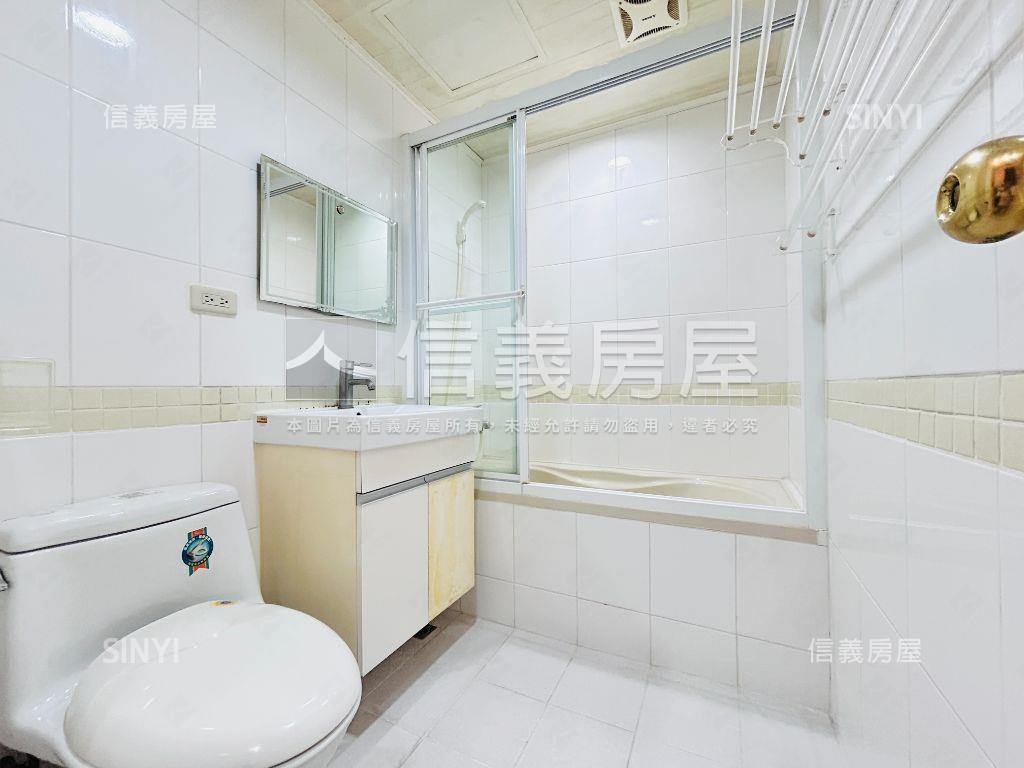 前陽台進出ＣＰ值五房車位房屋室內格局與周邊環境