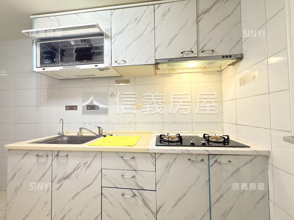 Ａ９巴黎香頌精華區美三房房屋室內格局與周邊環境