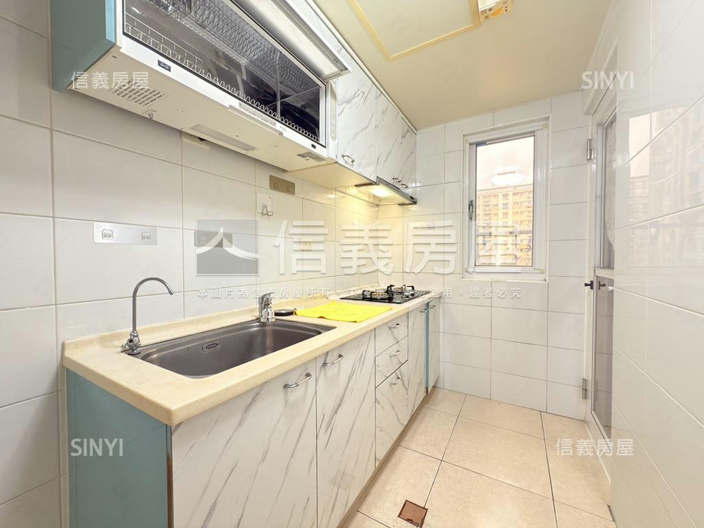 Ａ９巴黎香頌精華區美三房房屋室內格局與周邊環境