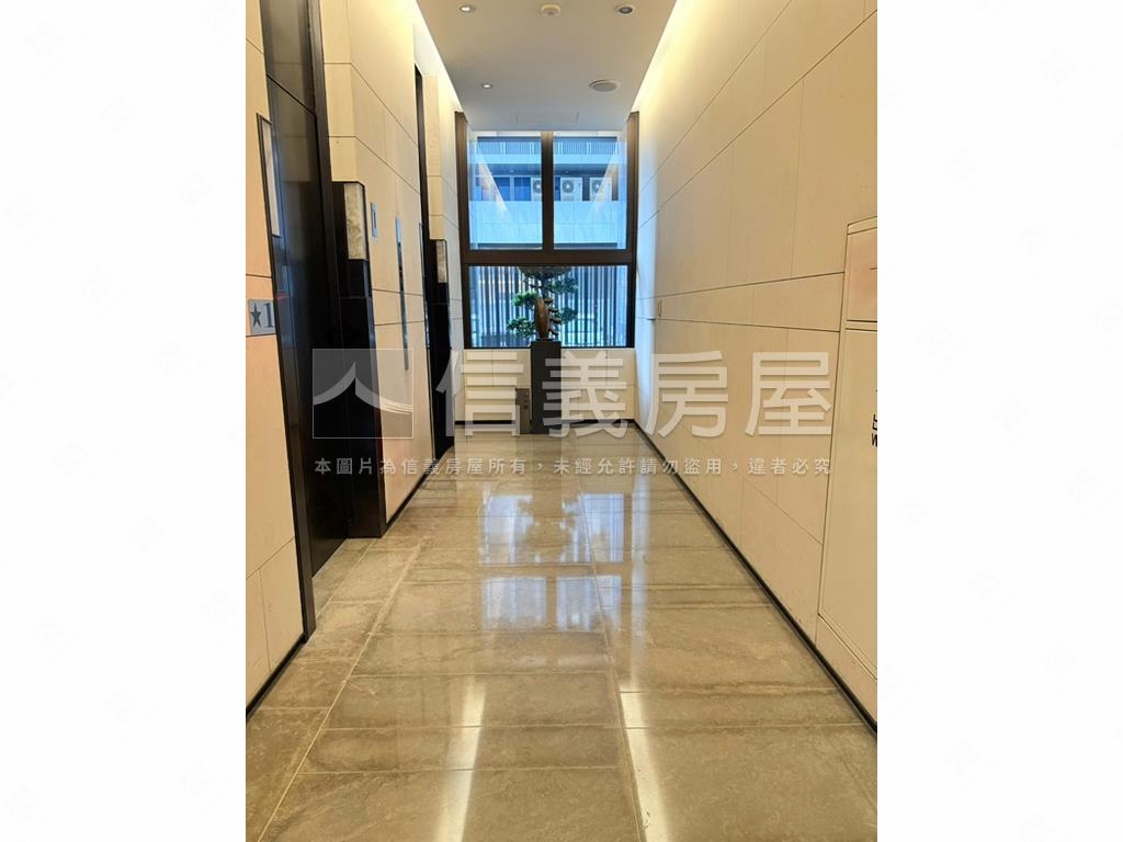 由鉅大謙精裝美宅房屋室內格局與周邊環境