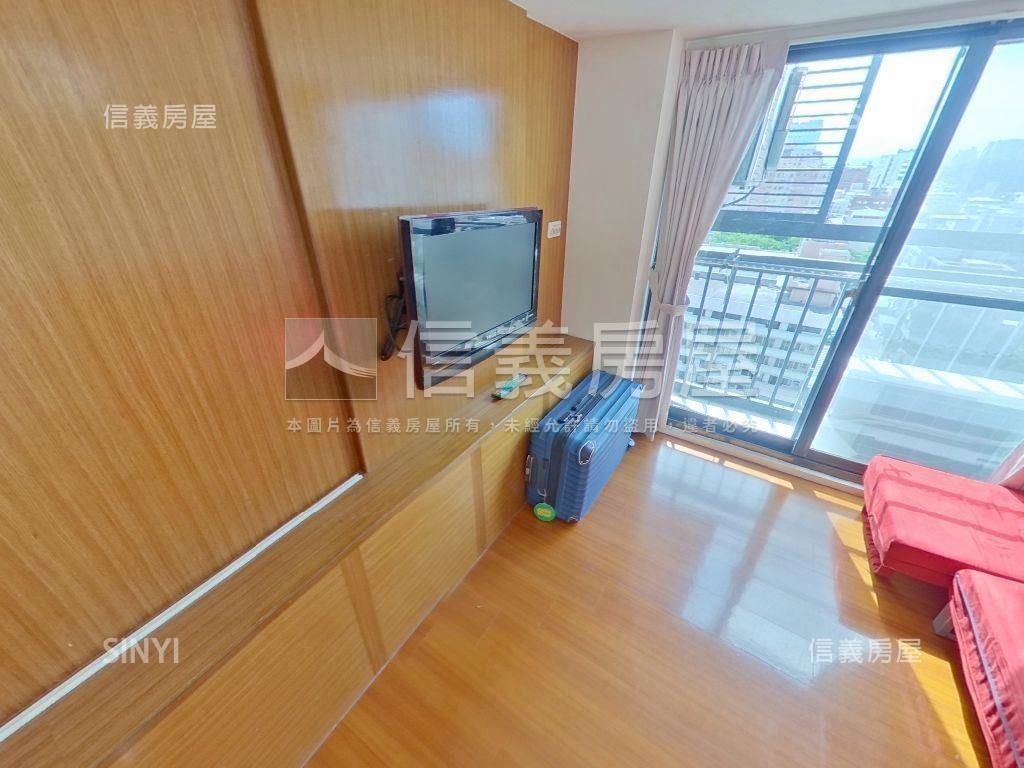 中醫學士商圈豪景挑高宅房屋室內格局與周邊環境