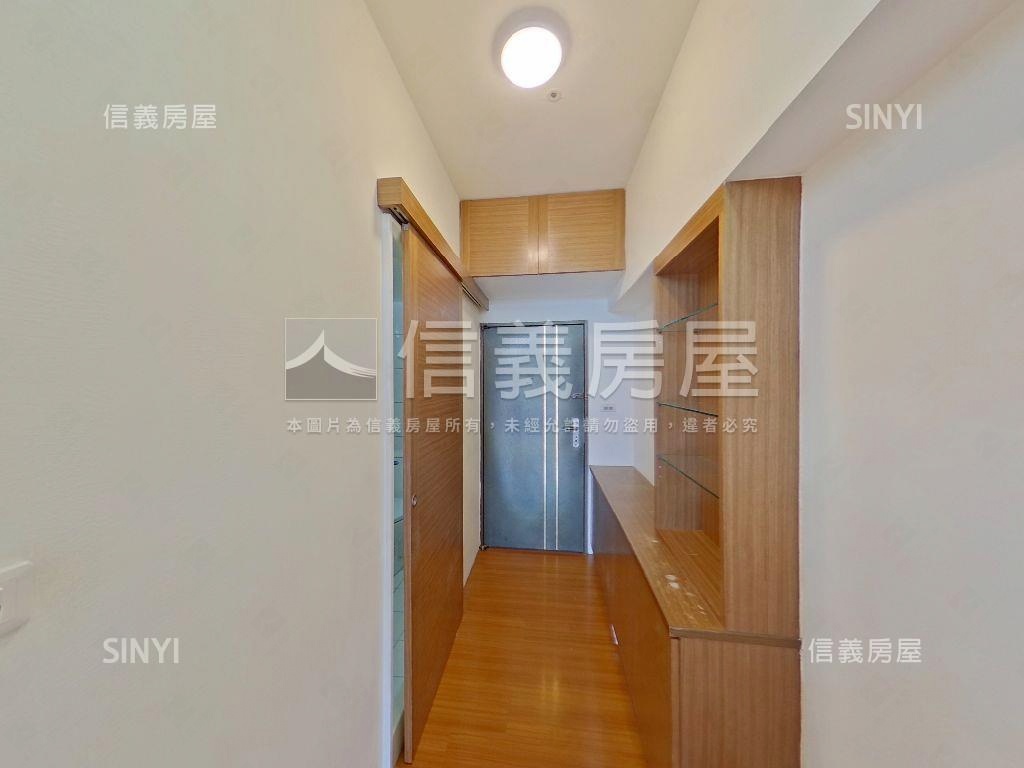中醫學士商圈豪景挑高宅房屋室內格局與周邊環境