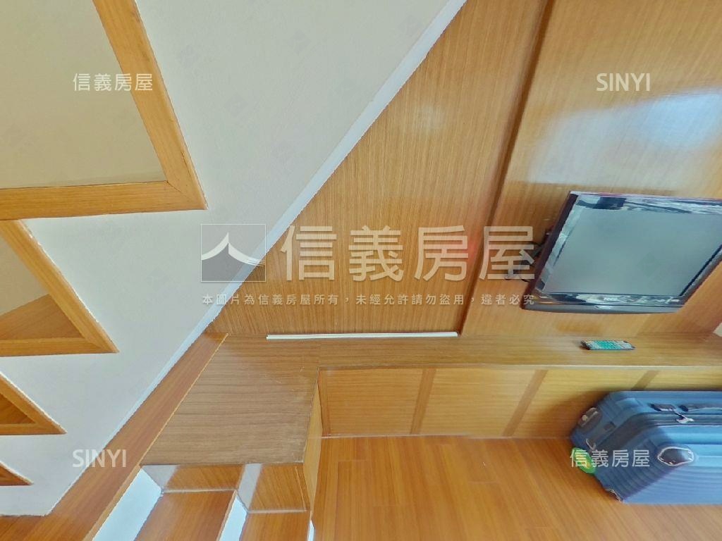 中醫學士商圈豪景挑高宅房屋室內格局與周邊環境