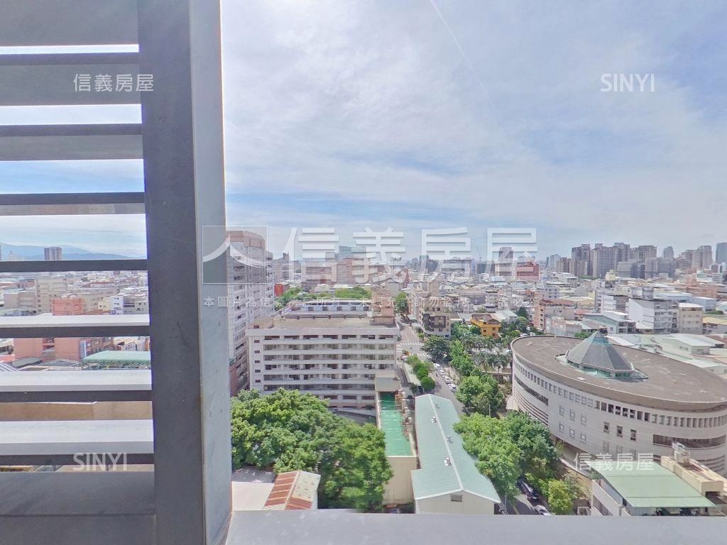 中醫學士商圈豪景挑高宅房屋室內格局與周邊環境