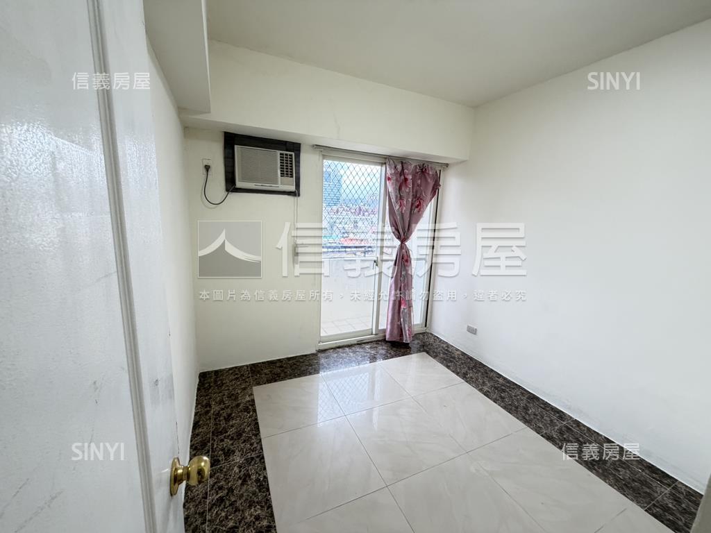 鴻福大廈高樓邊間採光宅房屋室內格局與周邊環境