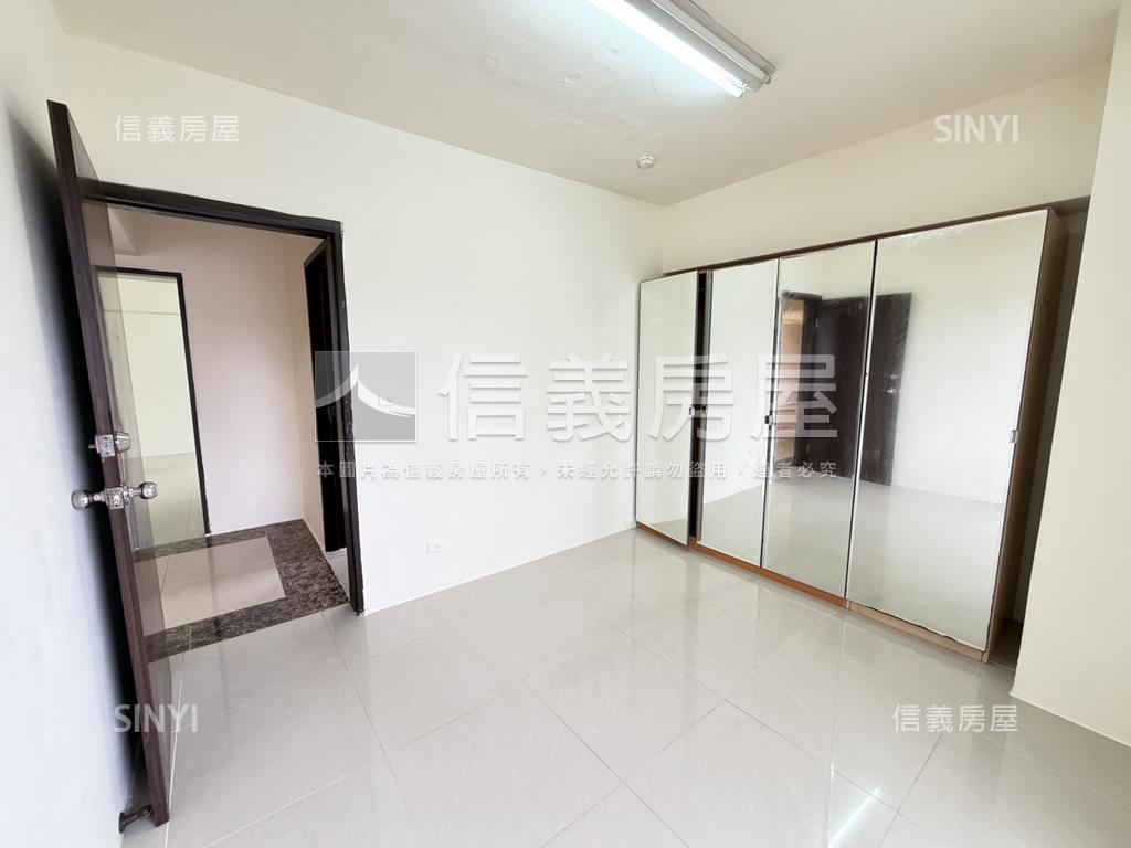 鴻福大廈高樓邊間採光宅房屋室內格局與周邊環境