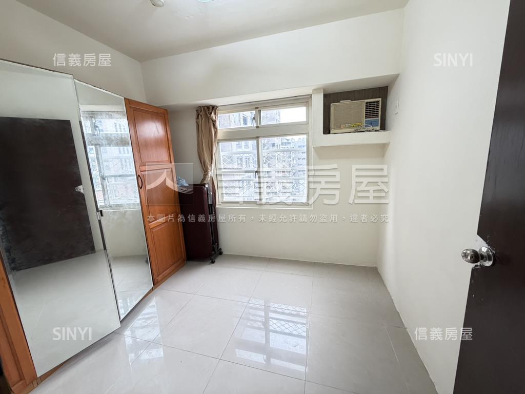 鴻福大廈高樓邊間採光宅房屋室內格局與周邊環境