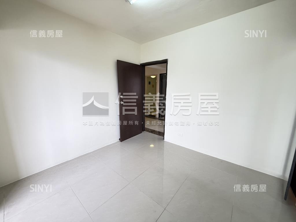 鴻福大廈高樓邊間採光宅房屋室內格局與周邊環境