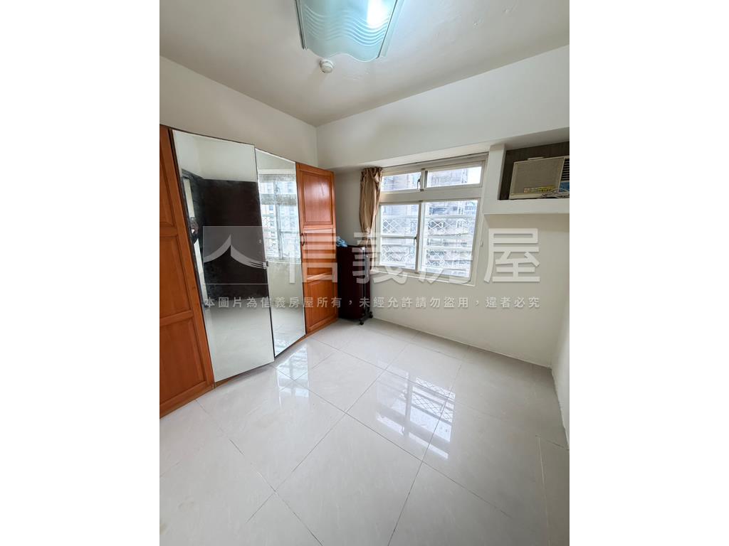 鴻福大廈高樓邊間採光宅房屋室內格局與周邊環境