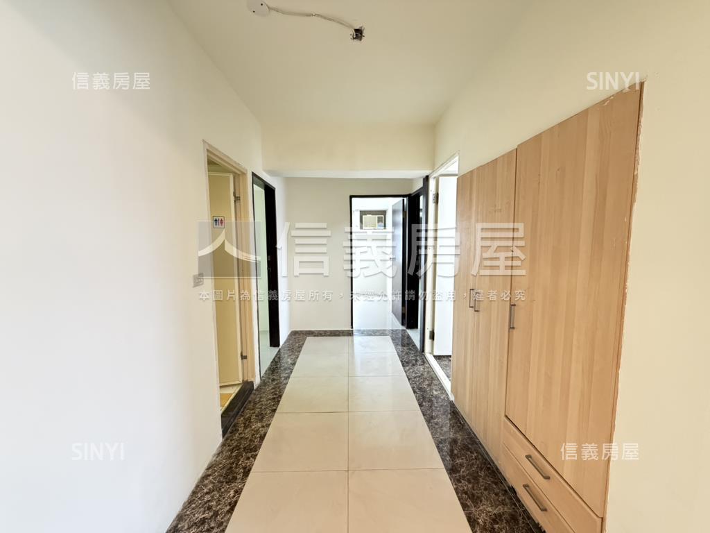 鴻福大廈高樓邊間採光宅房屋室內格局與周邊環境