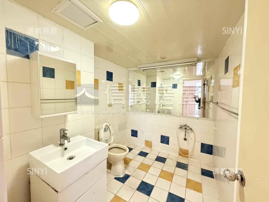 鴻福大廈高樓邊間採光宅房屋室內格局與周邊環境