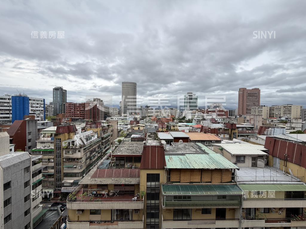 鴻福大廈高樓邊間採光宅房屋室內格局與周邊環境