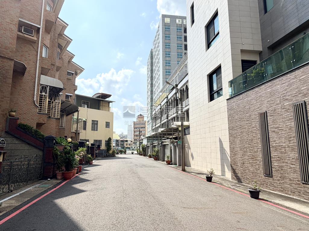 東寧路大面寬獨門獨院房屋室內格局與周邊環境