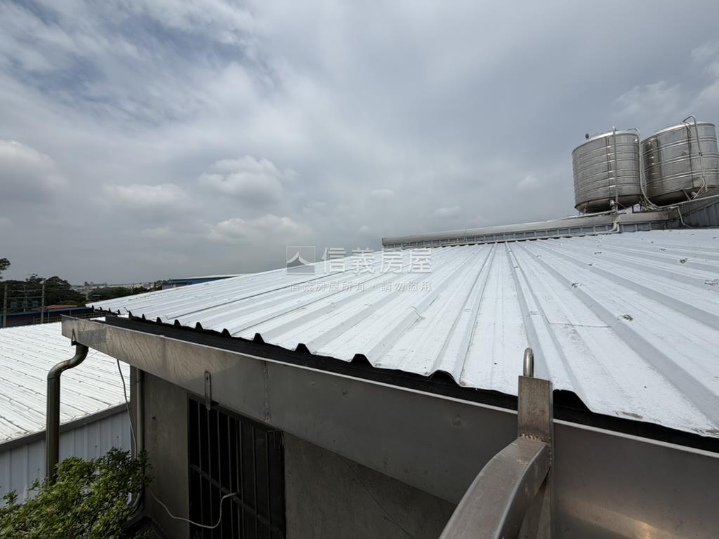 平東路首排邊間透天房屋室內格局與周邊環境