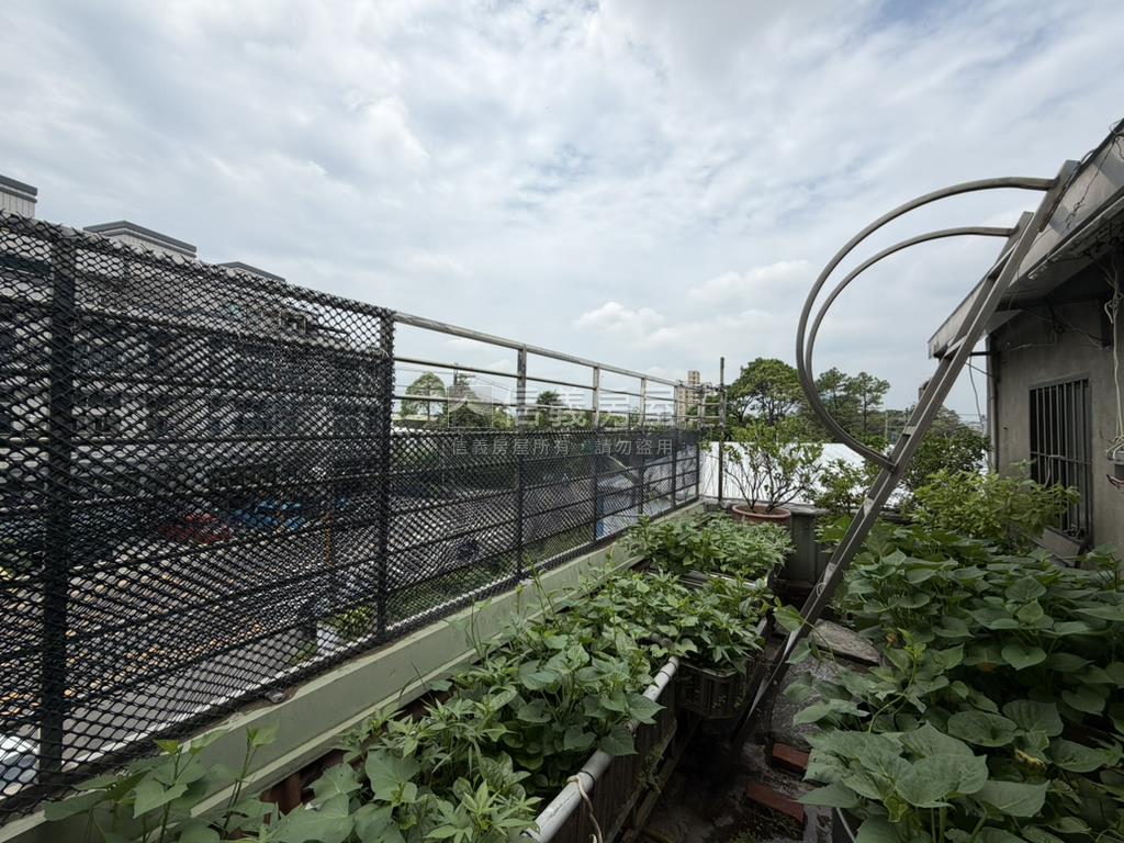平東路首排邊間透天房屋室內格局與周邊環境