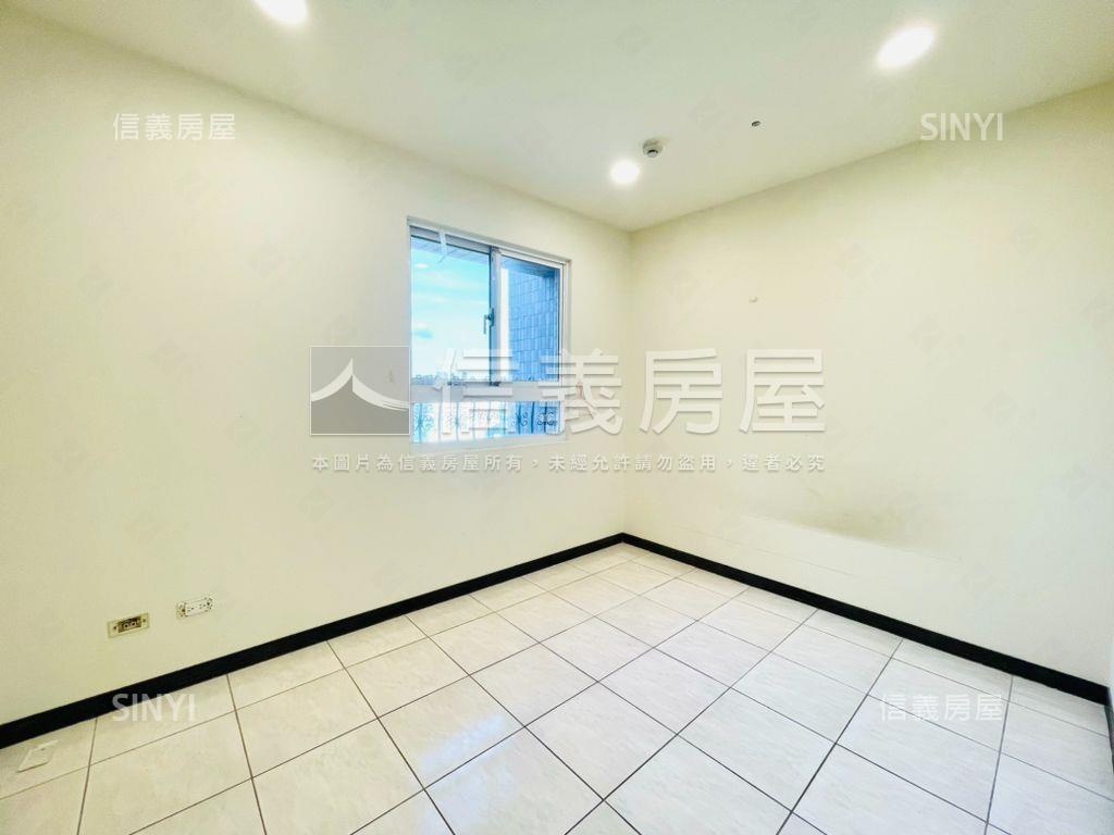 中央大道方正三房車位房屋室內格局與周邊環境