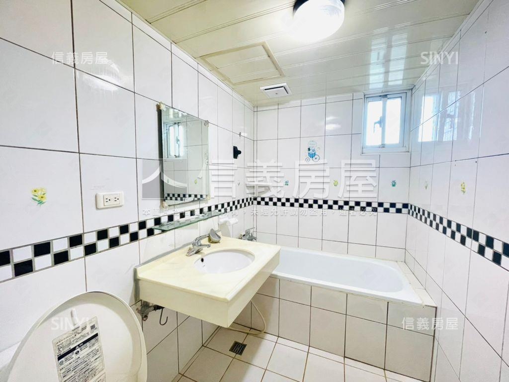 中央大道方正三房車位房屋室內格局與周邊環境