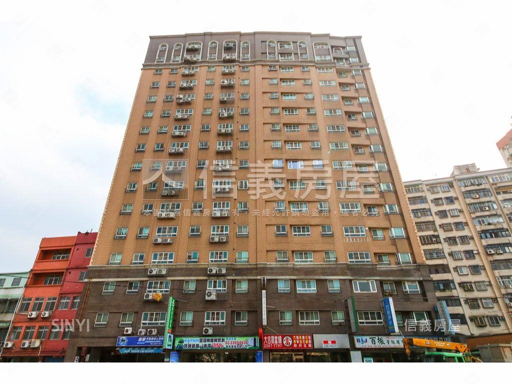 中央大道方正三房車位房屋室內格局與周邊環境