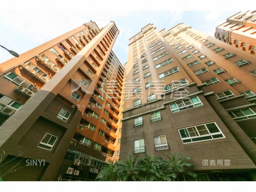 中央大道方正三房車位房屋室內格局與周邊環境