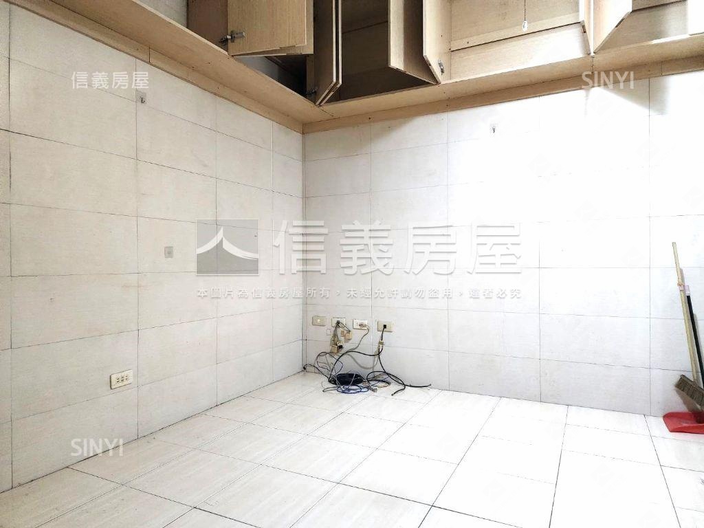 民治街邊間陽光２樓房屋室內格局與周邊環境
