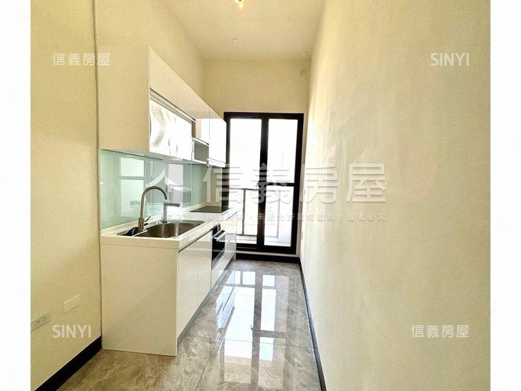 近南科次頂樓三房平車房屋室內格局與周邊環境