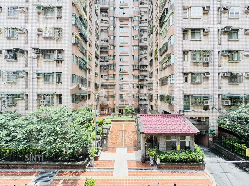 泰隆麗都２房車位房屋室內格局與周邊環境