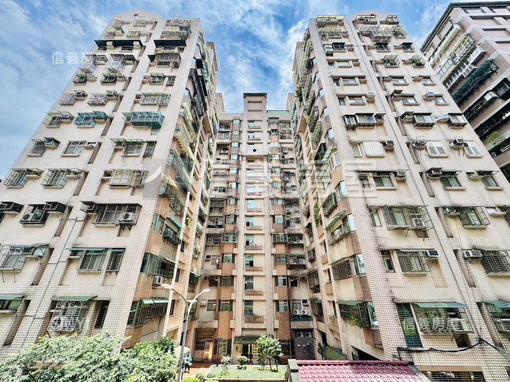 泰隆麗都２房車位房屋室內格局與周邊環境