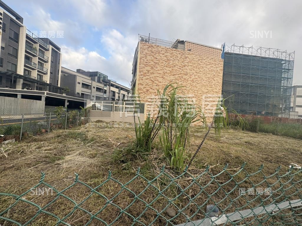 芎林重劃區角地房屋室內格局與周邊環境