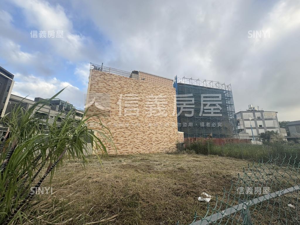 芎林重劃區角地房屋室內格局與周邊環境