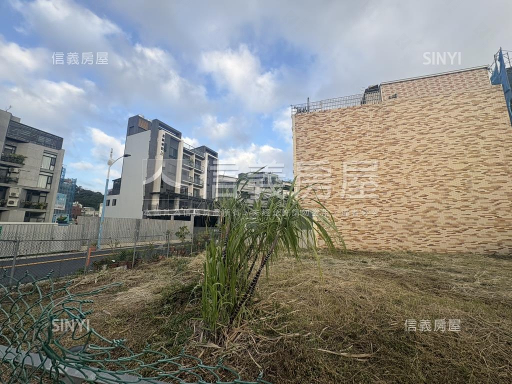 芎林重劃區角地房屋室內格局與周邊環境
