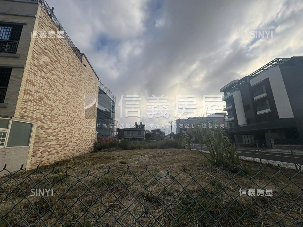 芎林重劃區角地房屋室內格局與周邊環境